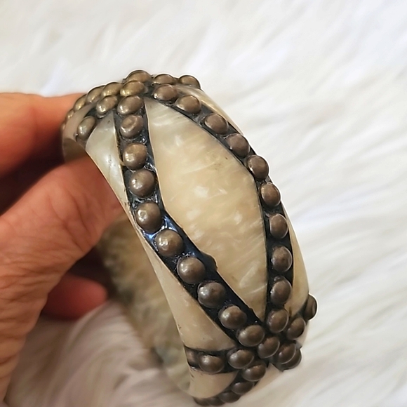 Bangle - Picture 3 of 4